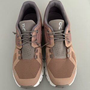 On Cloud 5 size 7